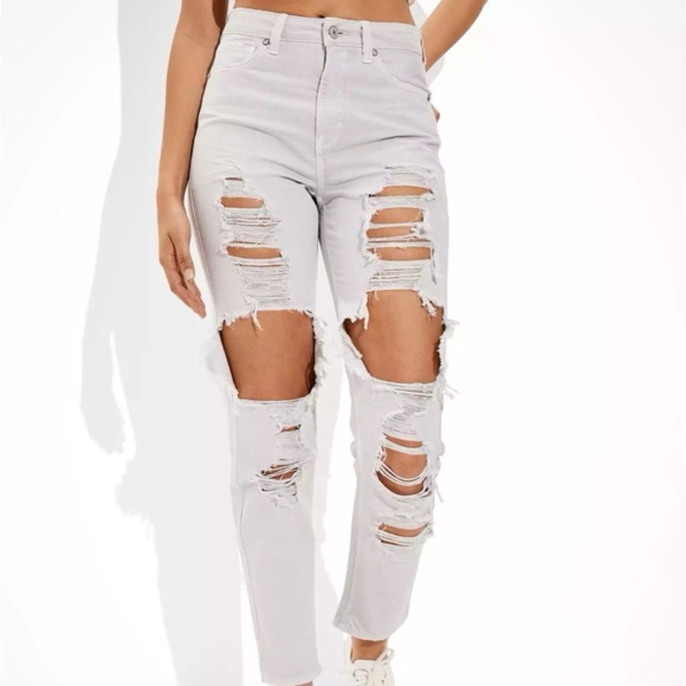 American Eagle Distressed Light Gray Mom Jeans